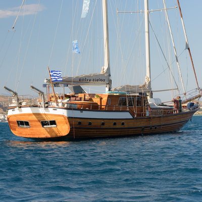 Entre Cielos Yacht 13