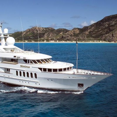 who owns yacht sea huntress
