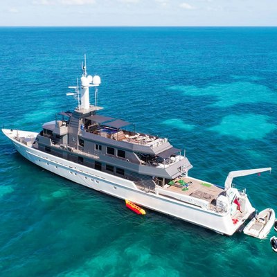 MIZU Yacht Charter Price - Oceanfast Luxury Yacht Charter