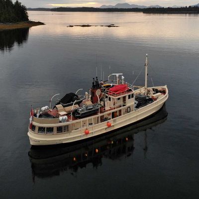 Pacific Yellowfin Yacht 12