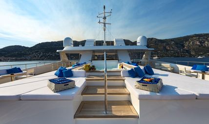 SERENITY Yacht Charter Price - Austal Luxury Yacht Charter