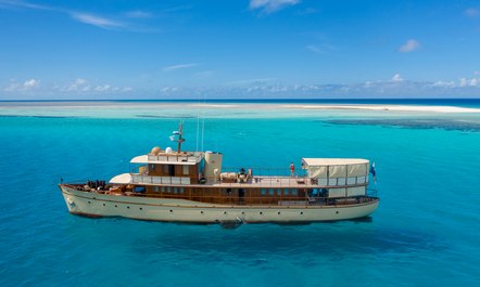 Charter M/Y ‘Over the Rainbow’ and stay on a private island  
