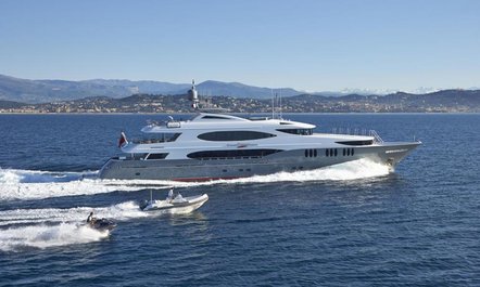 M/Y ‘Zoom Zoom Zoom’ Available In Maine This Summer