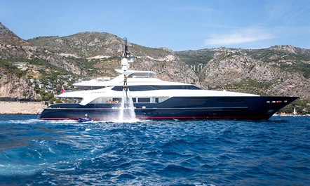 M/Y MISCHIEF Drops Rate for Last-Minute Charter