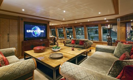 M/Y ‘Seven Sins’ Offers Christmas Charter in the Caribbean
