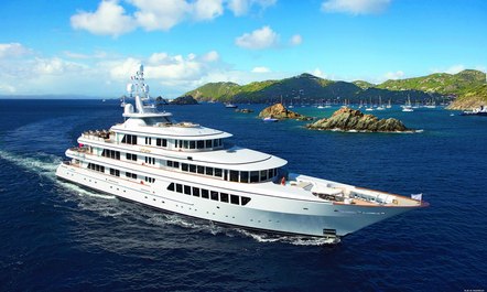 M/Y UTOPIA Offers Christmas Charter