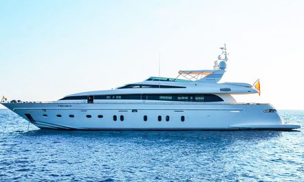 BERTONA III joins charter fleet for the first time in Ibiza