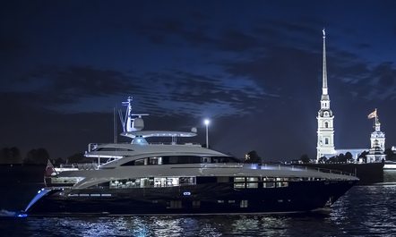 Superyacht SOLARIS Available in the Maldives