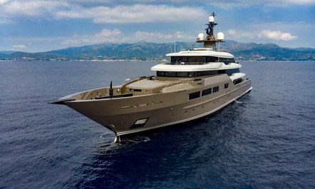 Celebrate the holidays on board brand new M/Y SOLO