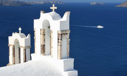 Escape to Greece on a Luxury Yacht Charter this Easter