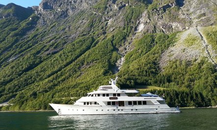 All-inclusive rate on Norway charters aboard M/Y DAYDREAM