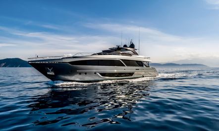 Brand new 34m motor yacht FIGURATI joins charter fleet in the Mediterranean