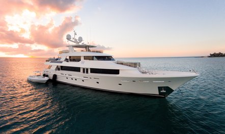 Thanksgiving Yacht Charter Availability