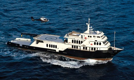Last-minute Caribbean charter special with M/Y GLOBAL