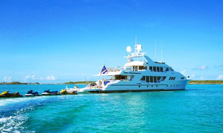 M/Y ‘Lady Bee’ Offers No Delivery Fees