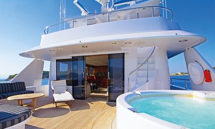 M/Y 'Endless Summer' Offers Last Minute Deal In Greece