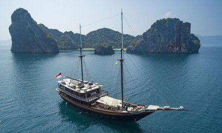 Video: Charter Yacht ‘Dunia Baru’ In Myanmar