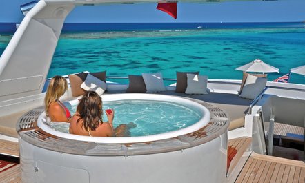 M/Y LIONSHARE offers special rate on Caribbean charters