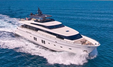 Fill-the-Gap Offer: Save 10% on Greece Yacht Charters Aboard Luxury Yacht WOMBAT