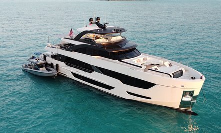 Kickstart 2024 with special rates on last minute Bahamas yacht charters with motor yacht ENTREPRENEUR