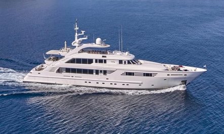 Luxury Yacht Rental OASIS Offers Extended Yacht Charters in Greece for 2027