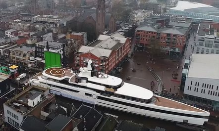 VIDEO: Feadship transports 93m charter yacht ‘Lady S’ 