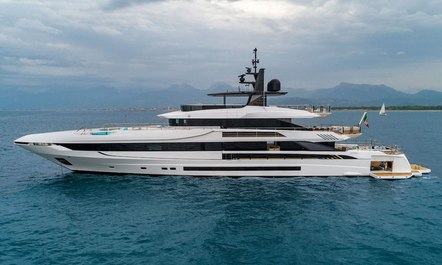 Charter Yacht MAVERICK Announces Bahamas Availability For Summer 2026