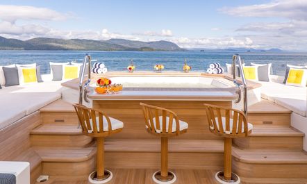 Discover New Zealand On Board M/Y ‘Endless Summer’
