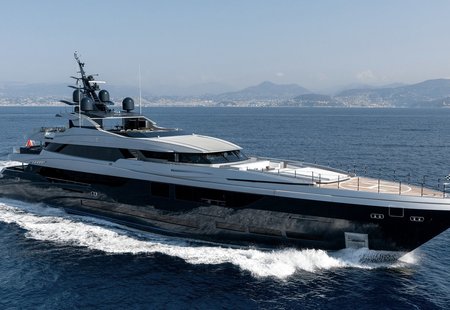 yacht used in succession