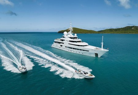 yacht with helipad cost