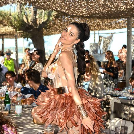 Dancer in action at Verde Beach St Tropez