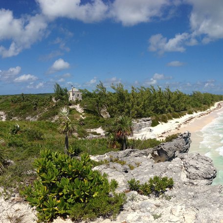 Overview of Lighthouse Beach at the Bahamian island of Eleuthera.