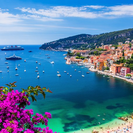Overview of a bay in the French Riviera