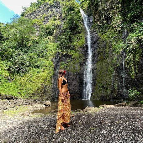Tahiti - Faarumai Waterfalls person