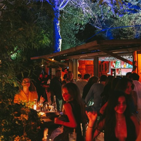 Playamigos St Tropez busy evening