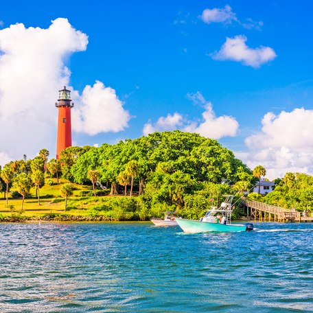 Overview of a lighthouse at the Jupiter Florida Inlet