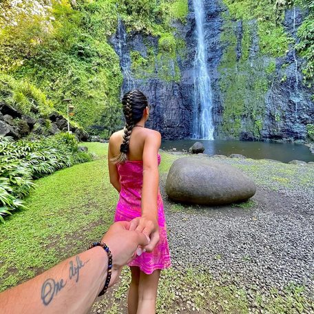 Tahiti - Faarumai Waterfalls people