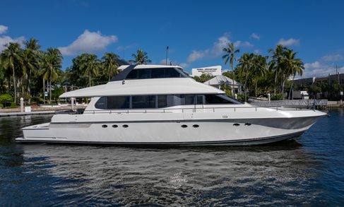 LAZZARA 80 SKYLOUNGE Yacht Charter | Lazzara Yachts Luxury Yachts