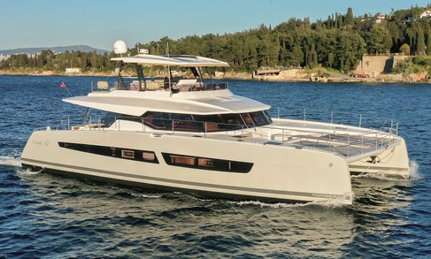FOUNTAINE PAJOT POWER 67 Yacht Charter | Fountaine Pajot Luxury
