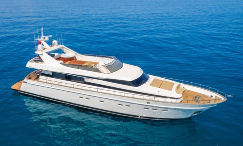 AKHIR 85 Yacht Charter | Cantieri di Pisa Luxury Yachts for
