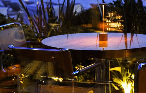 Les Pêcheurs Antibes outdoor dining area