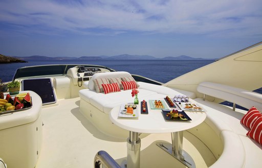 The flybridge and exterior dining on board luxury IRIS