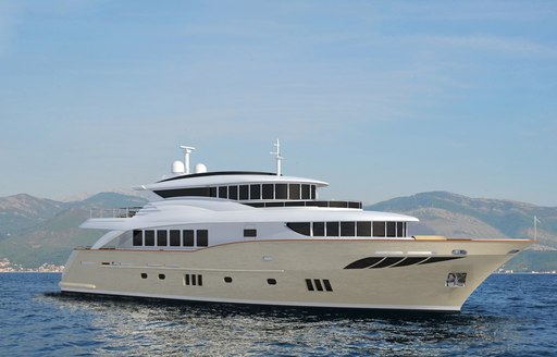 eco-friendly explorer yacht GATSBY