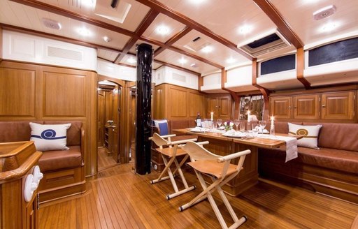 The main salon of sailing yacht Tempus Fugit