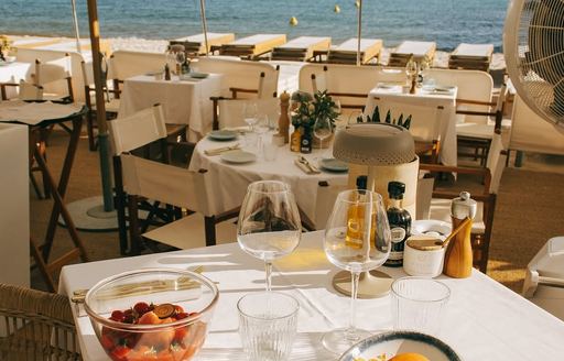 Miramar Plage Cannes dining area