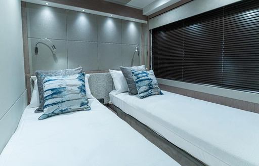 Charter yacht ASCEND twin berths