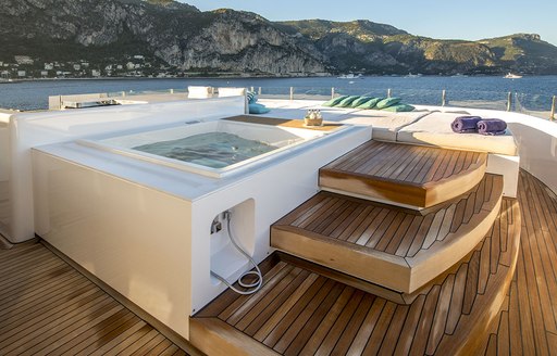 jacuzzi pool on superyacht PETRATARA