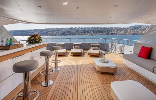 Charter yacht 2 LADIES sun deck