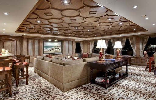 Luxurious main salon on board CAKEWALK