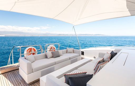 Charter yacht BEACHOUSE exterior seating area